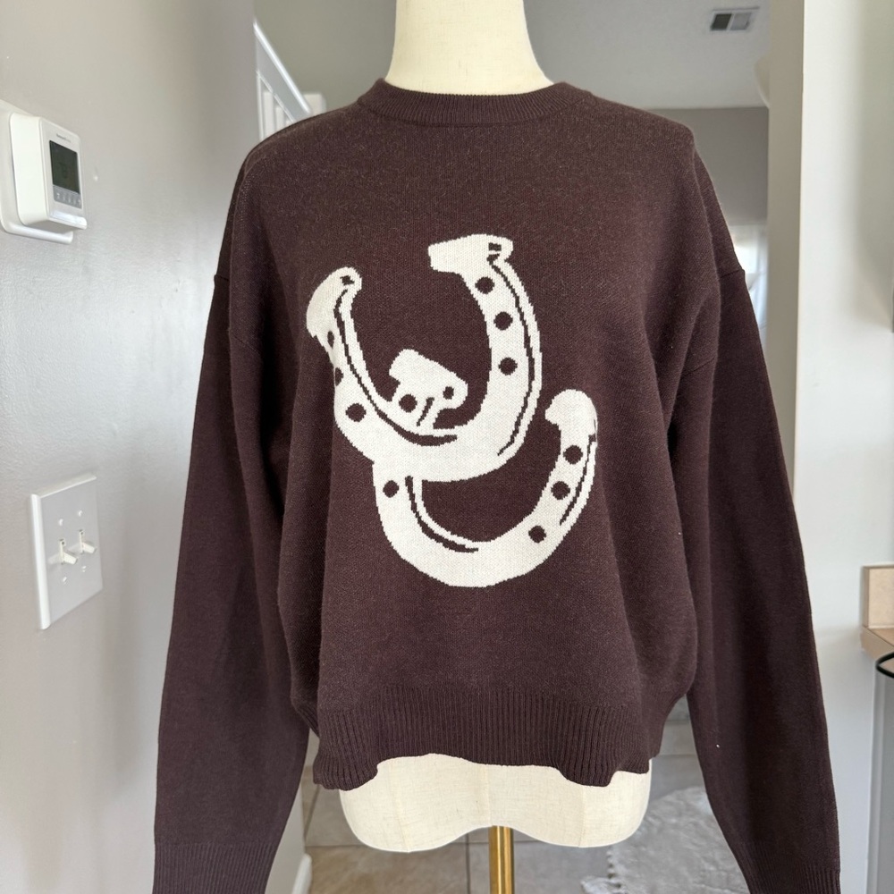 Vigoss Brown Sweater with White Horseshoe Design